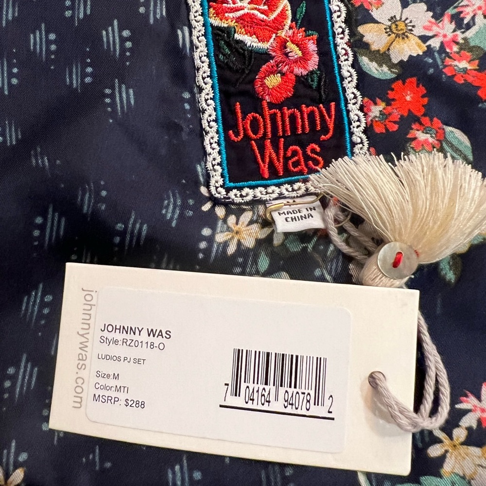 Johnny Was Ludios Silk PJ Set New With Tags, Size M. Retails for $288 - Picture 3 of 16